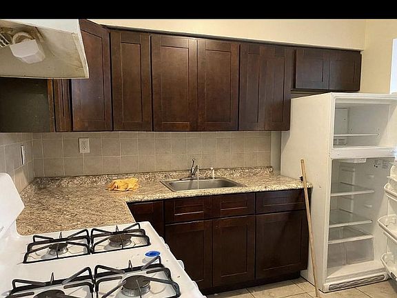 2nd image of 1514 Stadium Ave Floor 1
