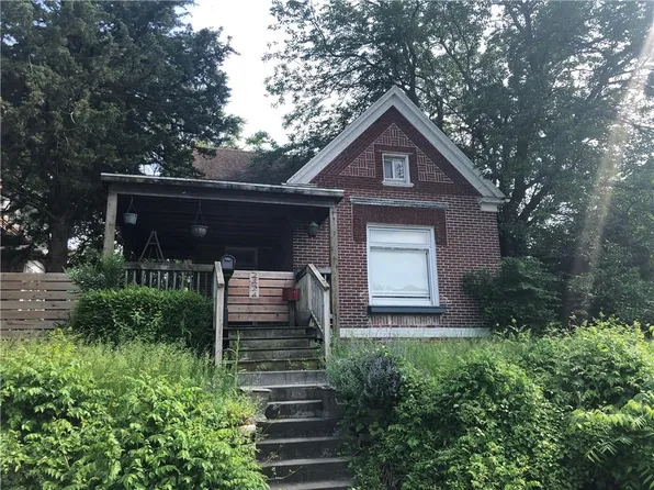 2424 Olive St, Saint Joseph, MO 64507