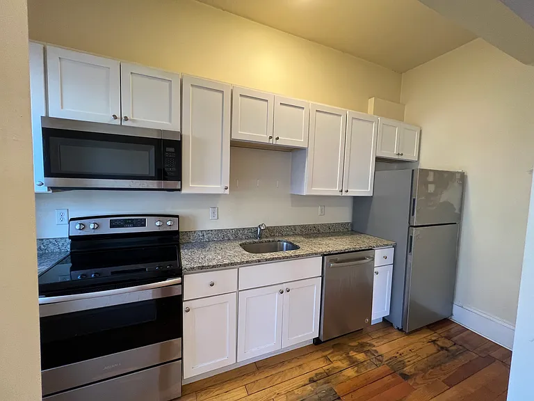 1463 Beacon St #11D — Photo 4