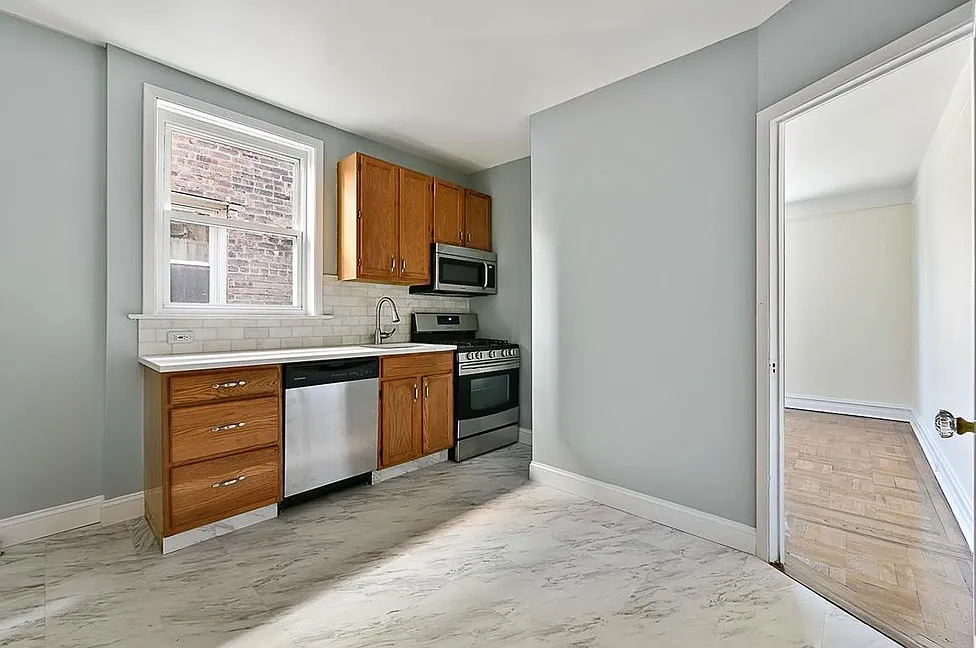 Building Photo - 6160 Delafield Ave #2