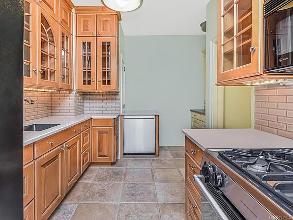 5th image of 187 Garth Rd APT 3G