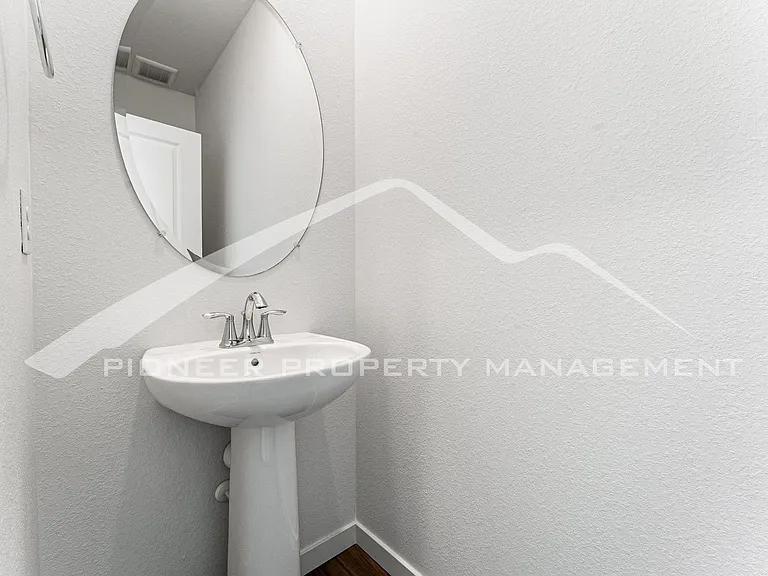 701 Lillibrook Pl — Photo 11