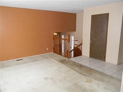 3rd image of 709 Hayward Ave
