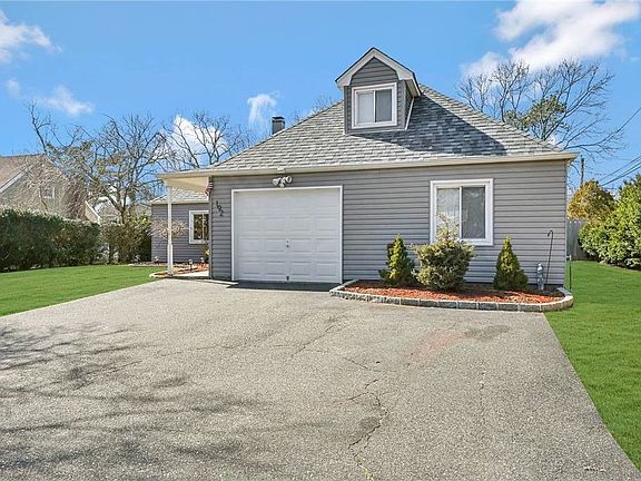 3rd image of 192 Serpentine Ln