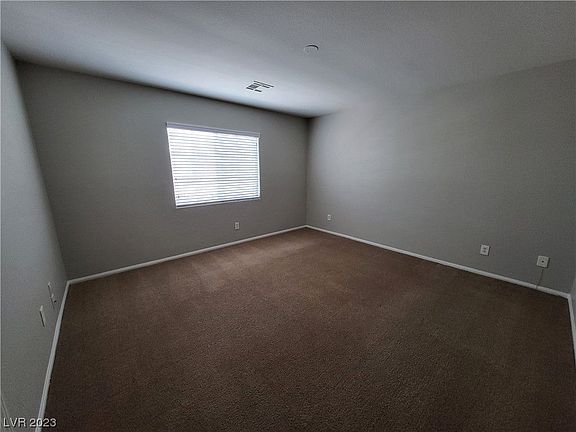 5th image of 7531 Redwood Point St