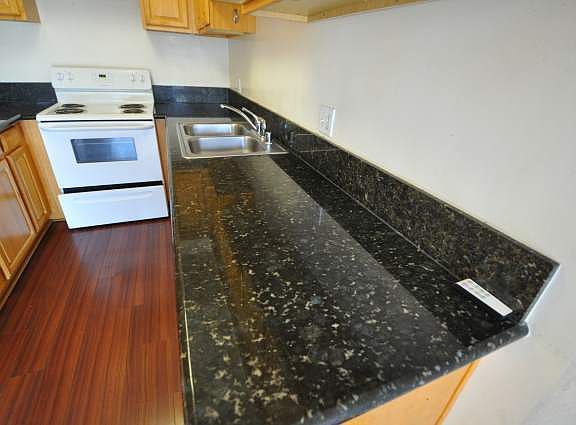 4th image of 6464 Woodman Ave APT 204
