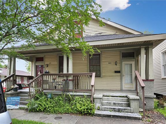 2nd image of 300 Whitney Ave #2