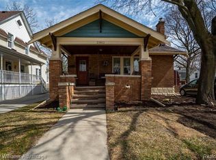 23812 Farmington Rd, Farmington, MI 48336