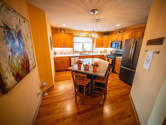 3rd image of 2516 Superior Ln NW