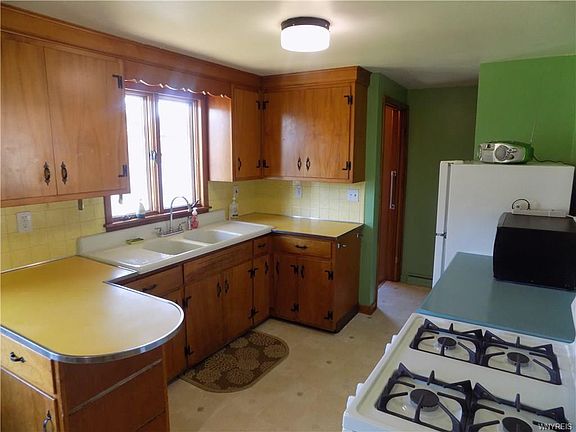 4th image of 109 Bowen Ave