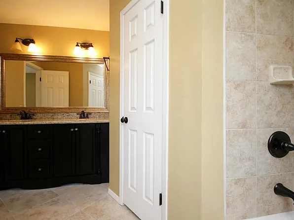 3106 Founders Green Cir, Pearland, TX 77581