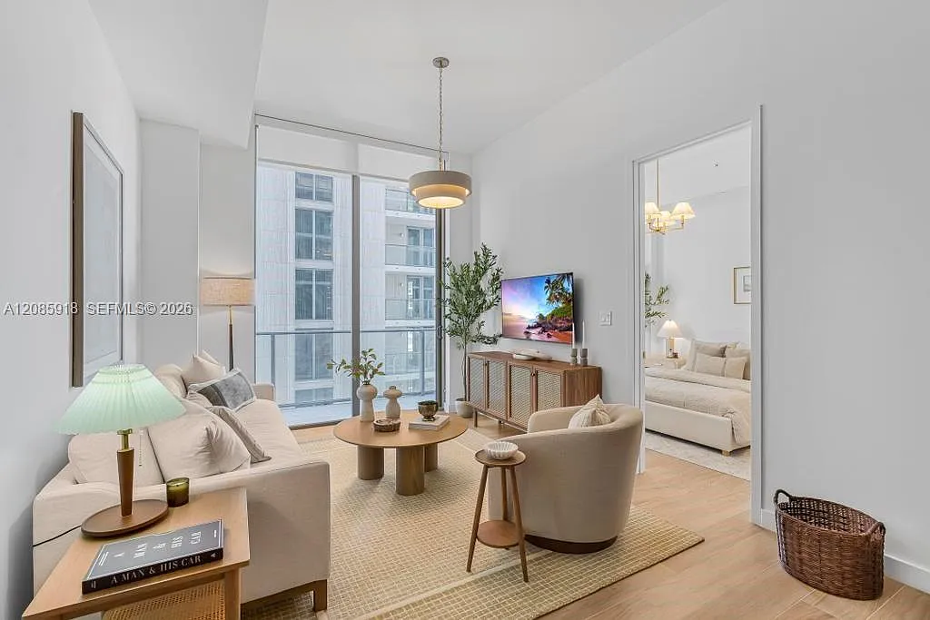 1 bed, 1.0 bath, $6,500 — Photo 1