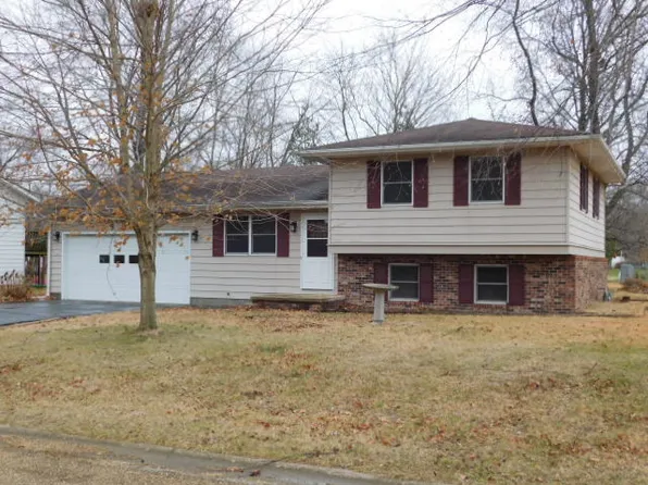 605 E Bryan St, Salem, IL 62881