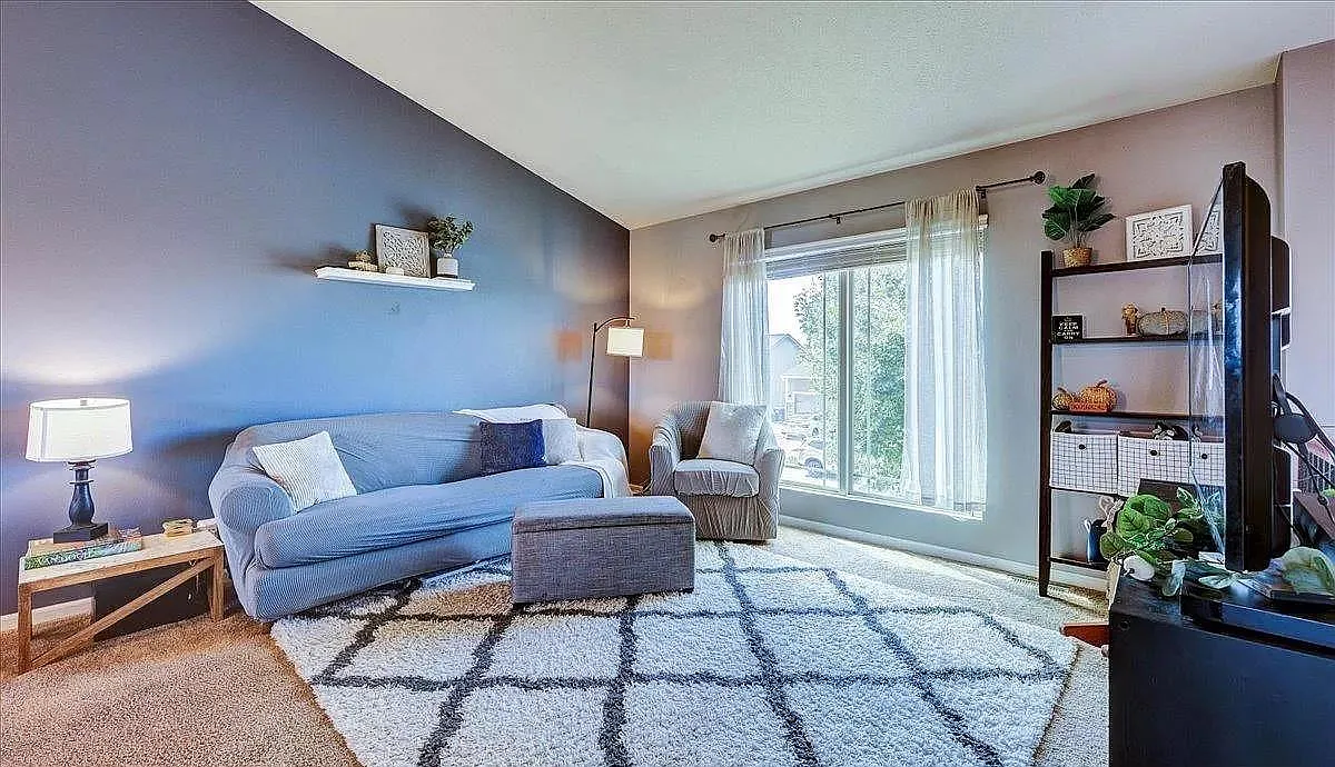 3 bed, 2.5 bath, 1612 sqft, $2,199 — Photo 2