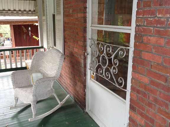 3rd image of 919 Staunton St
