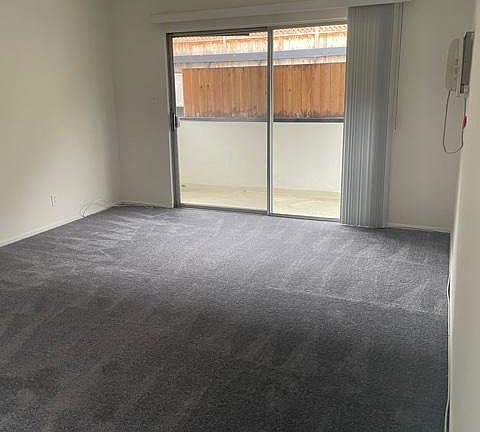 3rd image of 7540 Fountain Ave #5