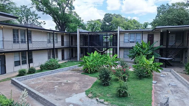 2 bed, 1.0 bath, 845 sqft, $720 — Photo 3