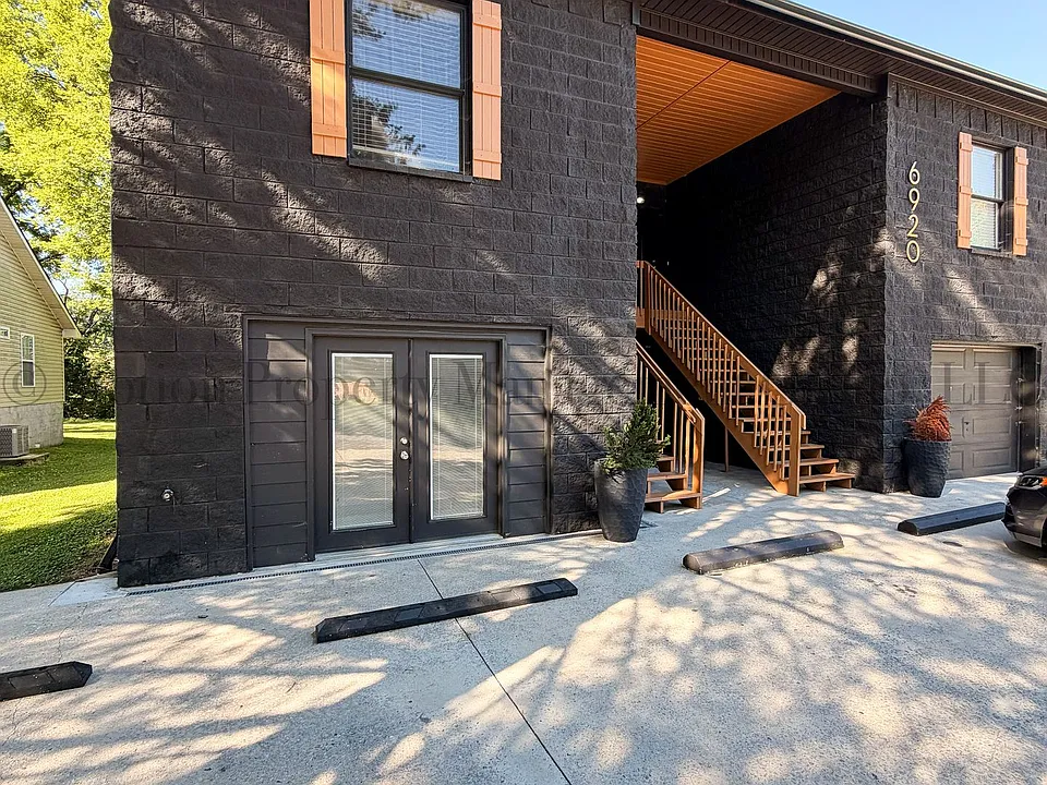 6920 Northside Dr