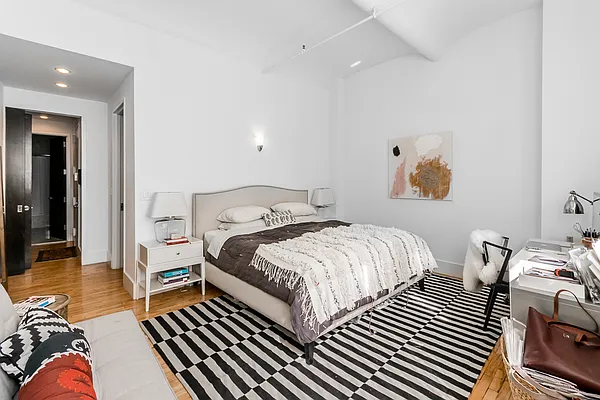 Rented by Bond New York | media 16