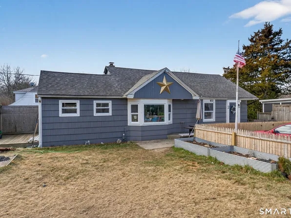 2 John Avenue, Waterford, CT 06375