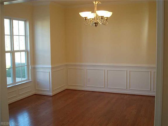3rd image of 4692 Yeardley Loop