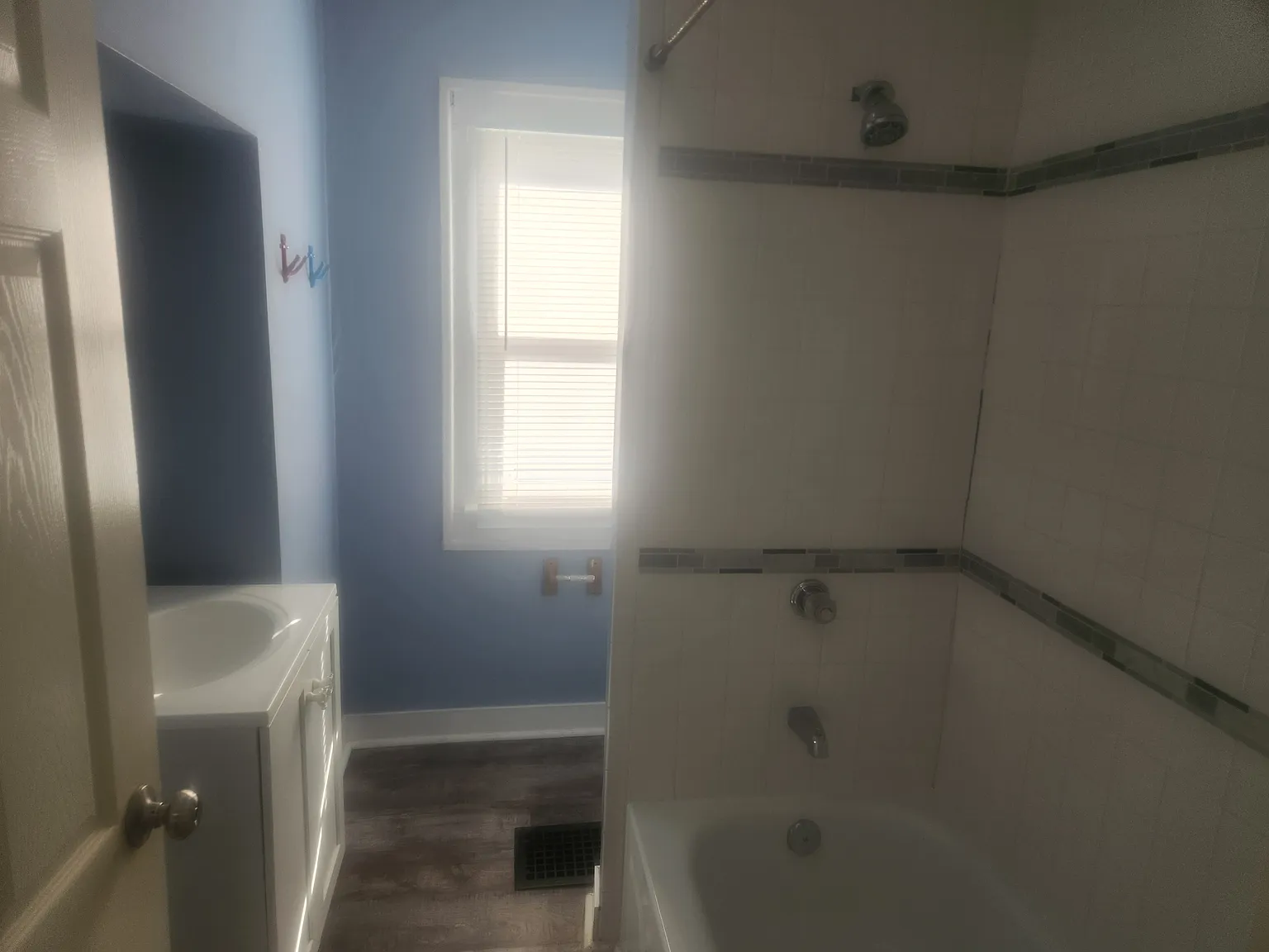 3 bed, 2604 sqft, $1,295 — Photo 2