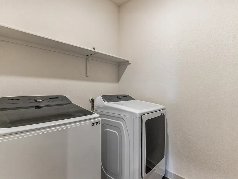 217 Greens Bayou Trl — Photo 16
