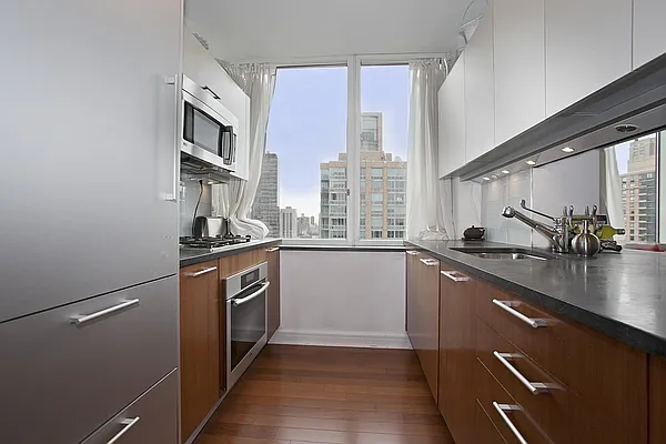 Sold by BLU Real Estate | media 8