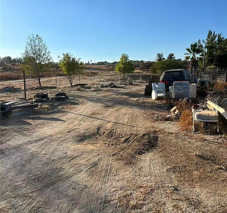 2nd image of 22647 Cajalco Rd