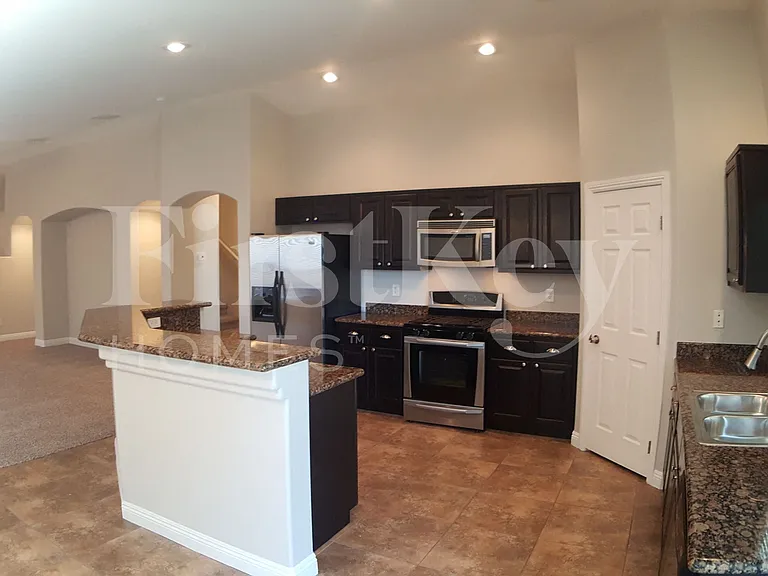 5728 Hornbrook St — Photo 6