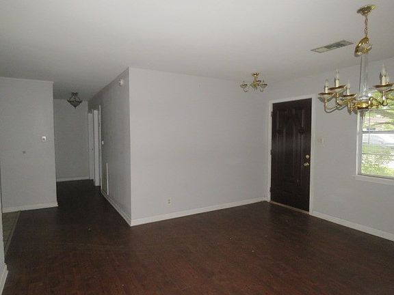 4th image of 1314 Bay St