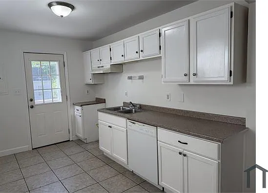 11340 Sherman Ave — Photo 3