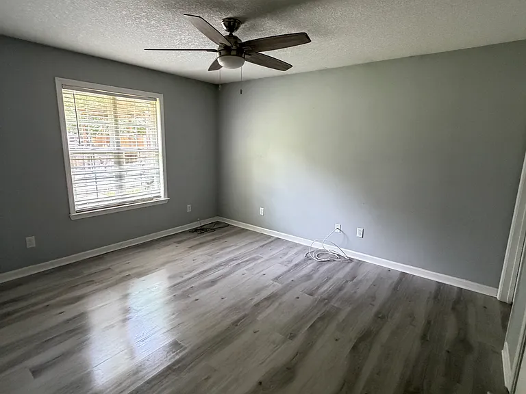 717 Lee Rd — Photo 9