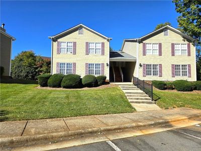 3 Meadowood Glen Way APT A, Greensboro, NC, 27409