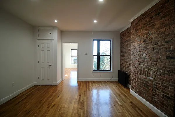 Rented by Hagstrom Management Inc | media 4