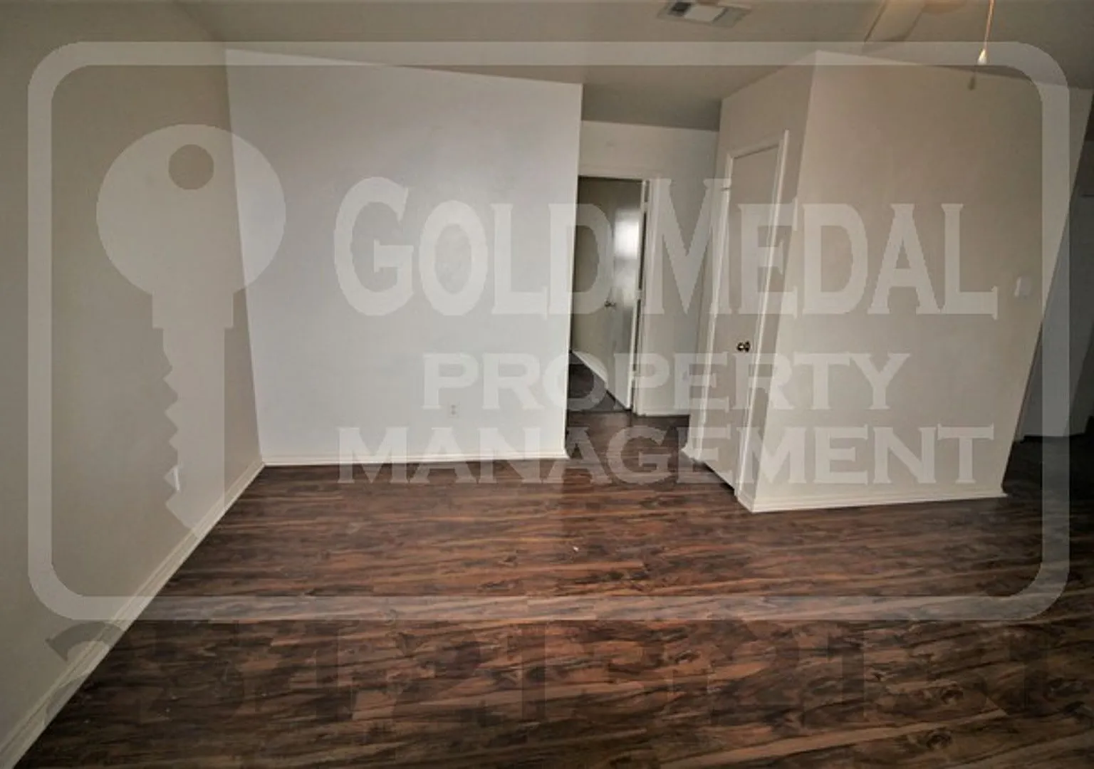 1101 Horizon Dr — Photo 2
