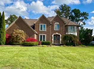 1855 Squirrel Valley Dr, Bloomfield Hills, MI 48304
