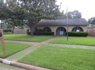 10430 Huntington Place Dr, Houston, TX 77099