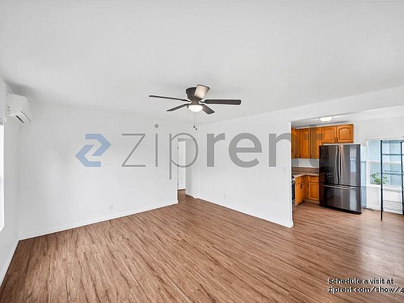 3rd image of 4057 S Hoover St