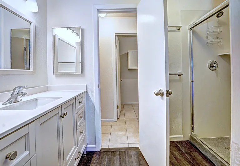 1155 Lakeside Dr #701 — Photo 5