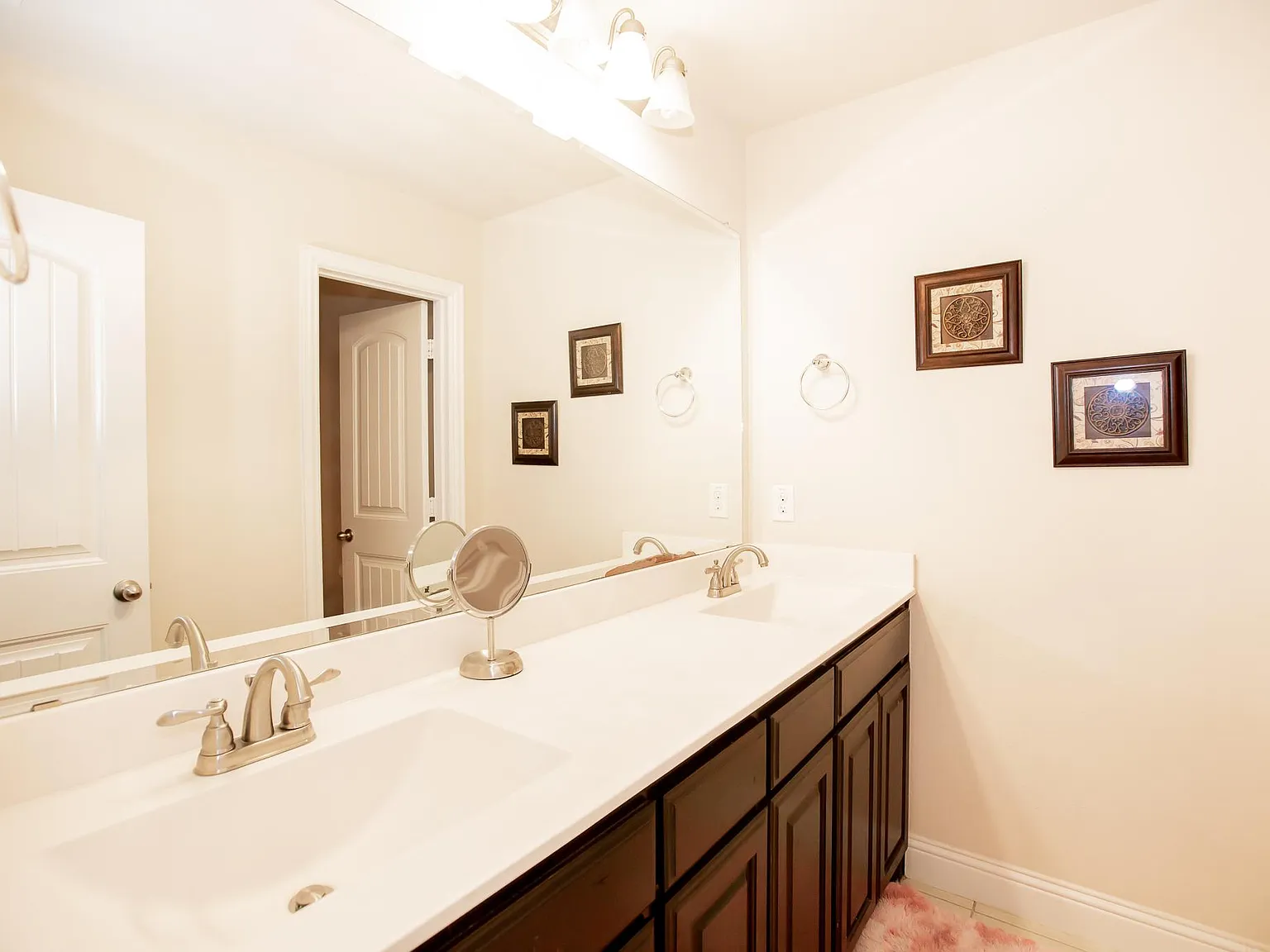 4 bed, 2.5 bath, 3466 sqft, $3,700 — Photo 3