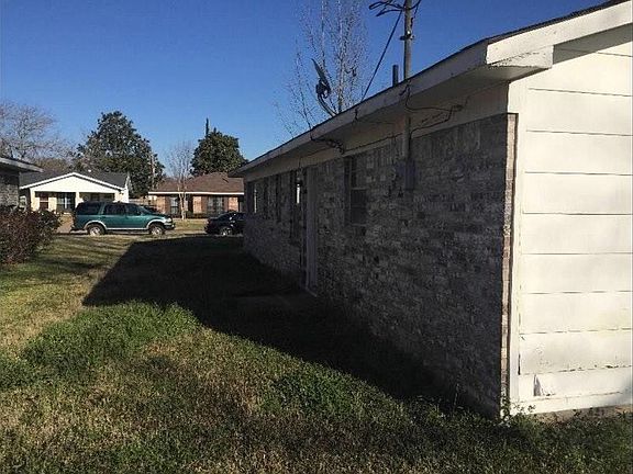 2nd image of 4847 Camellia Ln