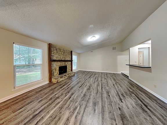 2nd image of 4701 Cricklewood Ln