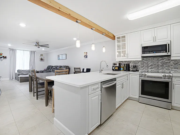 5201 NW 2nd Ave #2130 — Photo 2