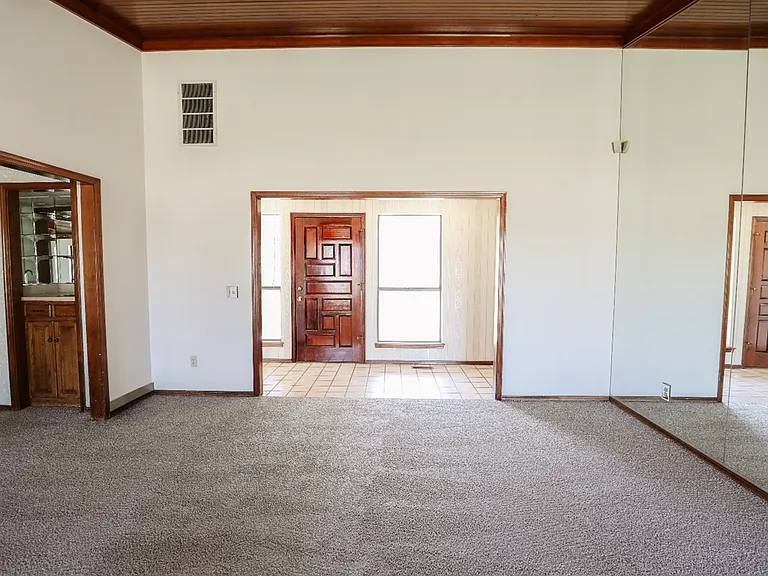 1321 Harding Ave — Photo 5