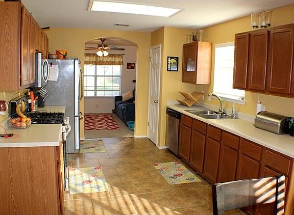 5th image of 112 David Dr