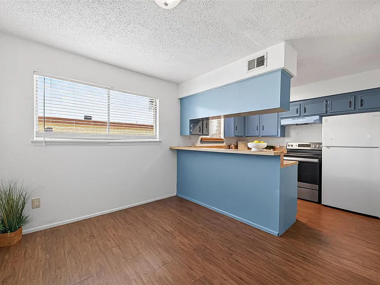 7714 Renwick Dr #D13 — Photo 7