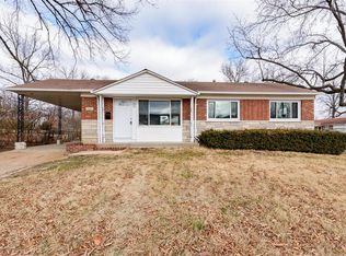 7001 Heege Rd, Saint Louis, MO 63123