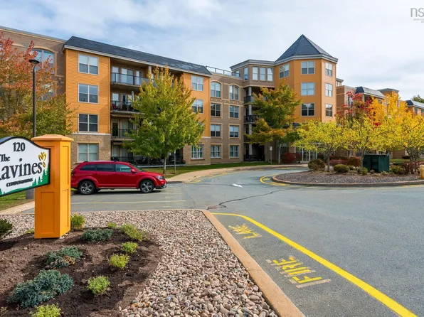 120 Southgate Dr #210, Halifax, NS B4A 0B1