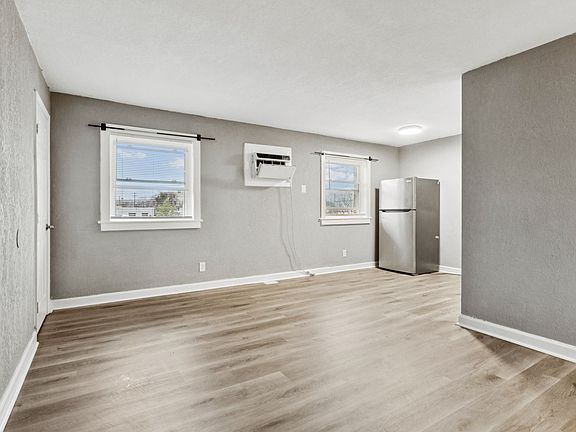 3rd image of 2500 Leo St #2506-1
